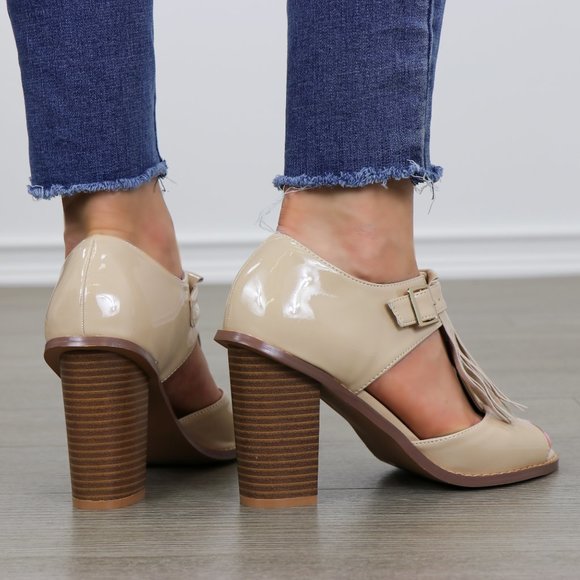 Patent beige oxford high heels w/ tassel - Picture 6 of 8